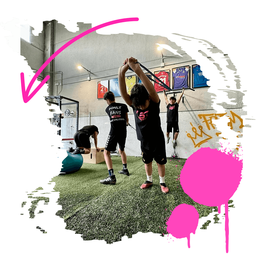 Deportistas de LST Force realizando distintos entrenamientos en el centro